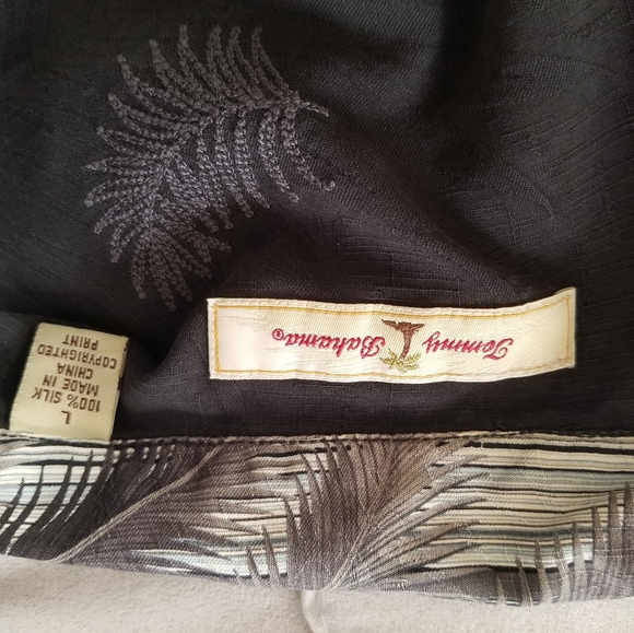 Tommy Bahama Tropical Button-down Hawaiian Shirt - Picture 5 of 5